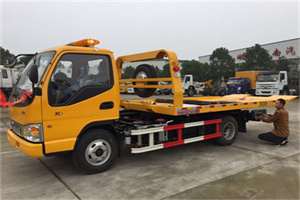 岚山哪里有拖车服务