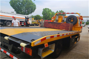 岚山附近拖车电话号码服务